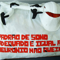 capacete: Padrão de sono adequado é igual a neurónio não queimado!